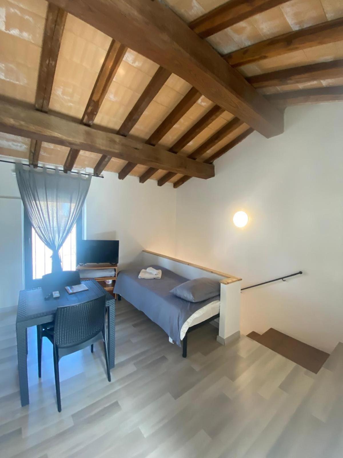 Velia'S Home Casa Vacanze B&B Castel Sant'Elia エクステリア 写真